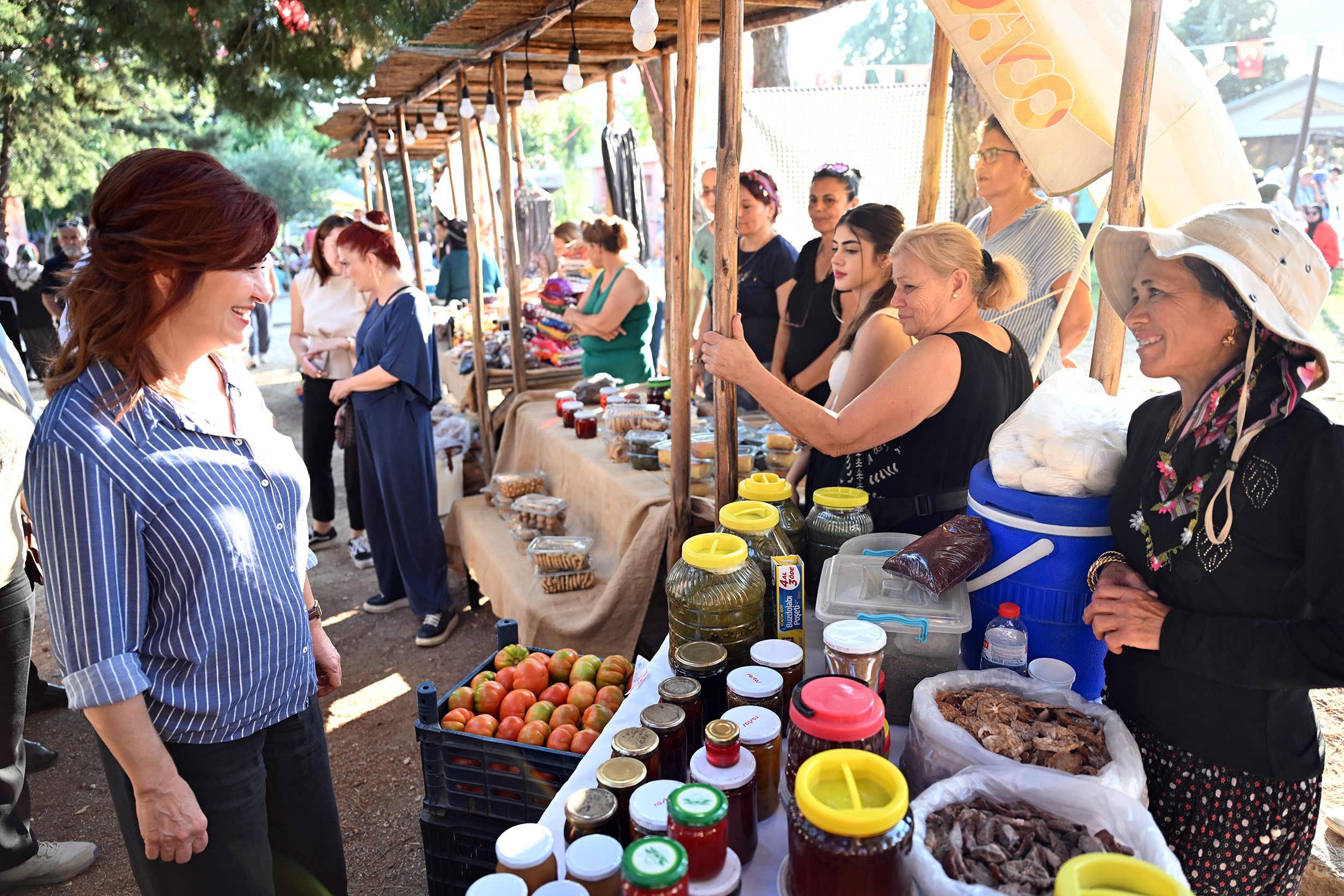 MERSİN’DE KADINLAR GELENEKSEL AŞURE ETKİNLİĞİNDE BİR ARAYA GELDİ