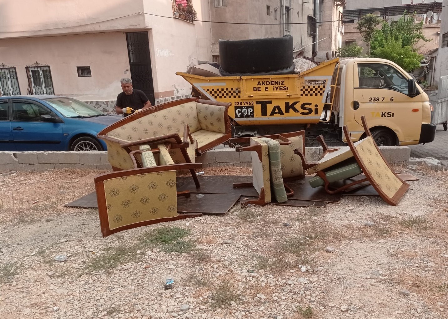 AKDENİZ’DE HER GÜN TONLARCA ATIK TOPLANIYOR