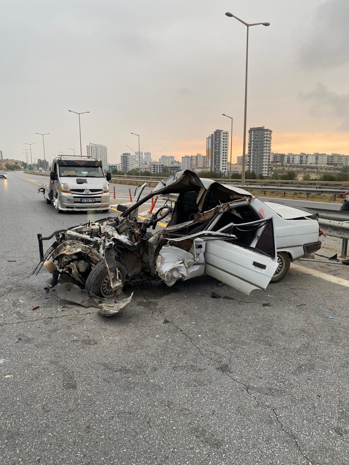 TARSUS’TA TRAFİK KAZASI: İKİ KARDEŞTEN BİRİ ÖLDÜ, DİĞERİ YARALANDI