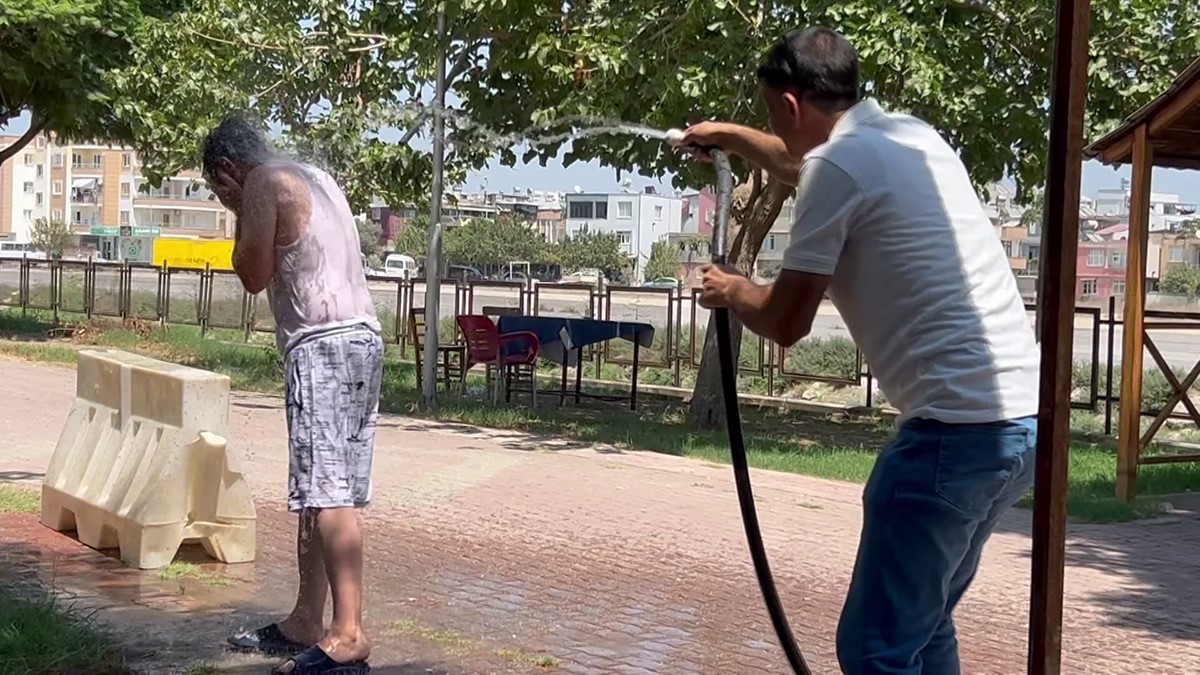 TARSUS’TA SICAKLA MÜCADELE: SERİNLEMEK İÇİN HER YOLU DENEDİLER