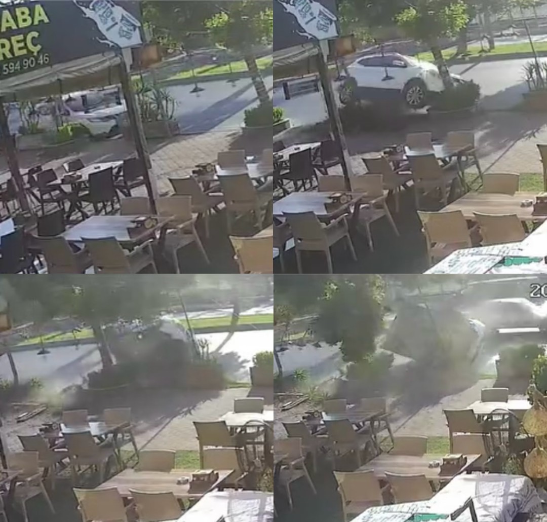 MERSİN’DE YOLDAN ÇIKAN ARAÇ AĞACA ÇARPARAK DEVRİLDİ