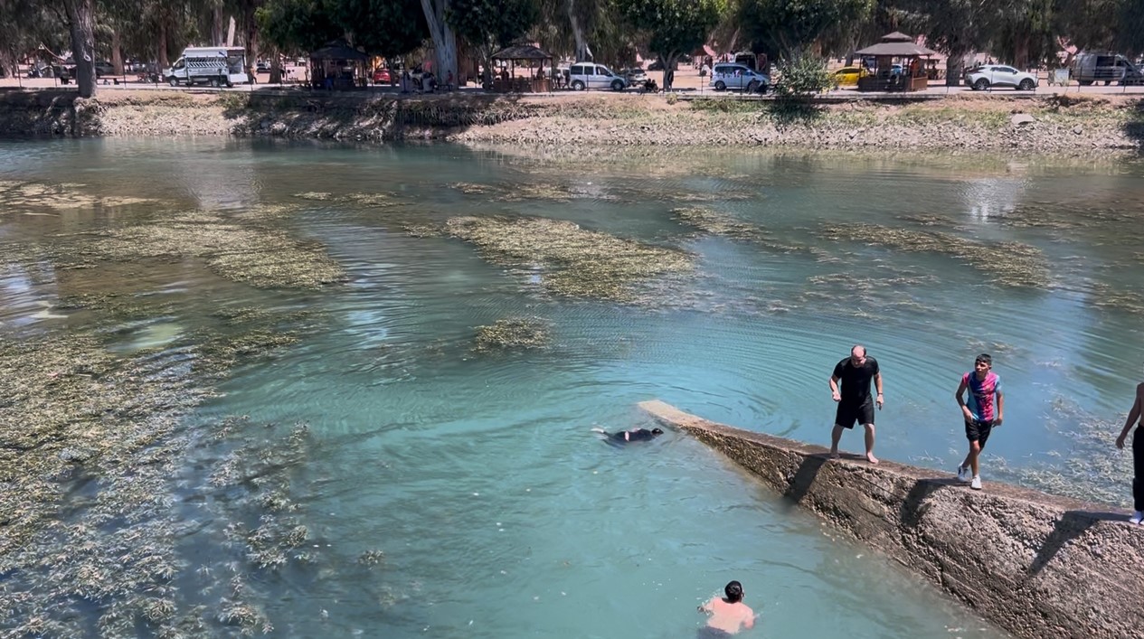 GÖLE GİREN ÇOCUK BOĞULDU, AĞABEYİNİN DURUMU KRİTİK