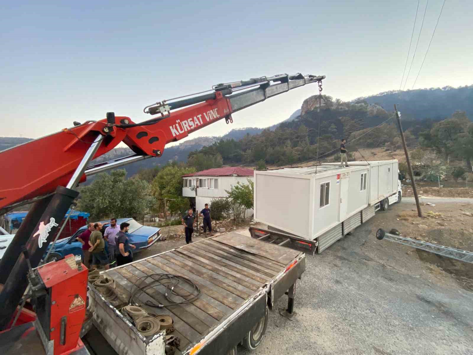 ORMAN YANGININDA EVLERİ YANANLAR İÇİN KONTEYNERLER YERLEŞTİRİLMEYE BAŞLANDI