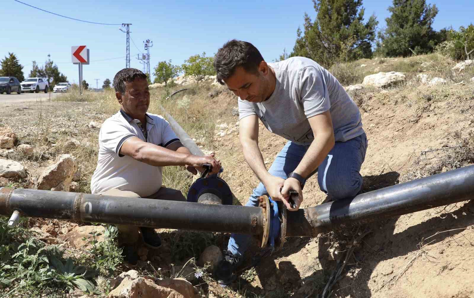 ERDEMLİ’NİN KIRSALINA SULAMA BORUSU DESTEĞİ
