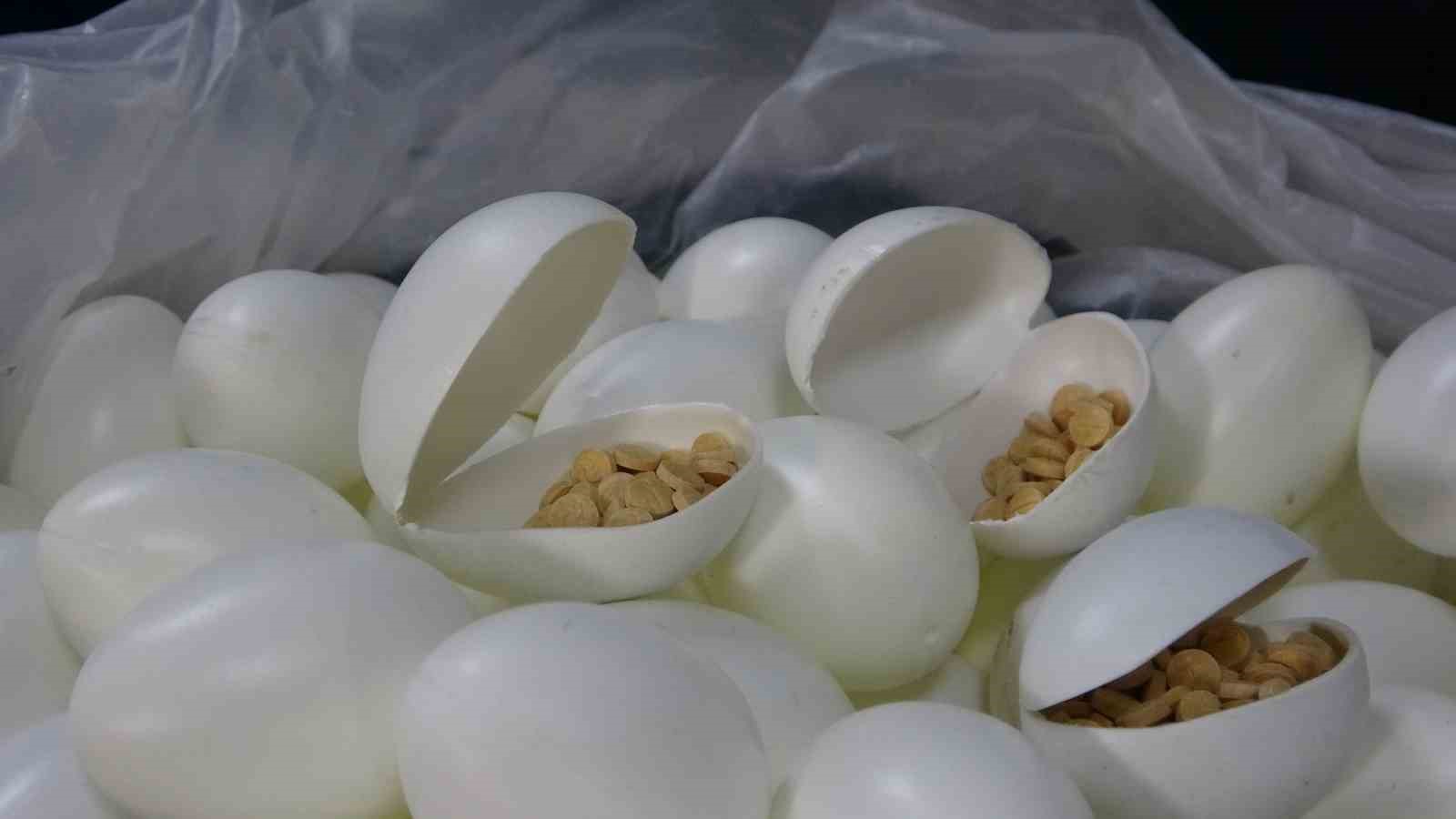 SÜRPRİZ YUMURTALARDAN BİLE UYUŞTURUCU ÇIKMIŞTI: 8 ŞÜPHELİ ADLİYEYE SEVK EDİLDİ