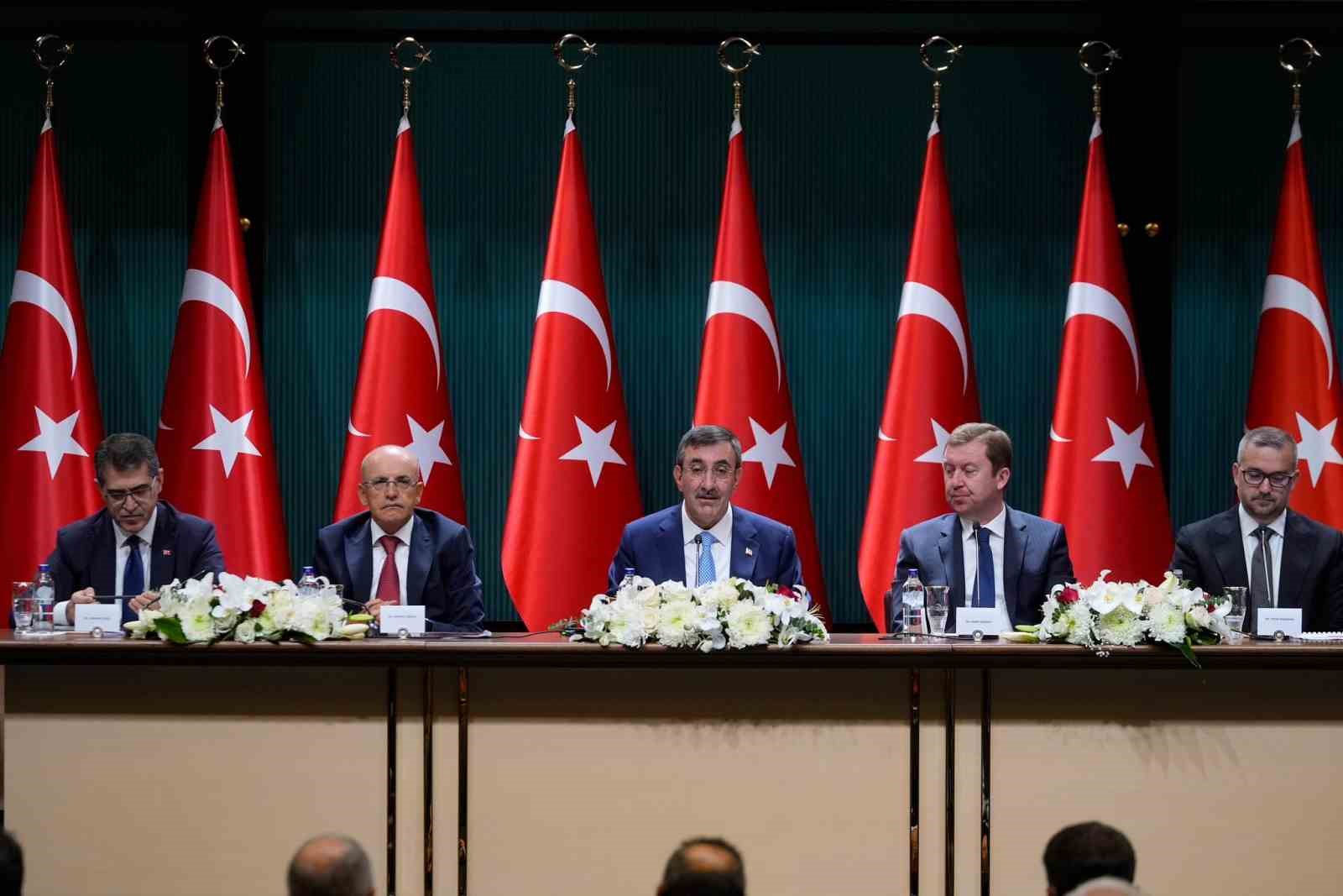 BAKAN ŞİMŞEK: “TÜRKİYE EKONOMİSİ ŞOKLARA DAYANIKLI”