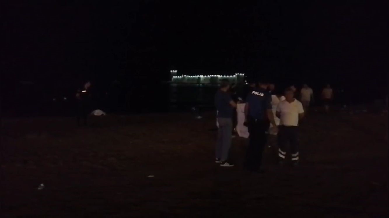 KIZKALESİ’NDE GECE DENİZE GİREN ŞAHIS HAYATINI KAYBETTİ