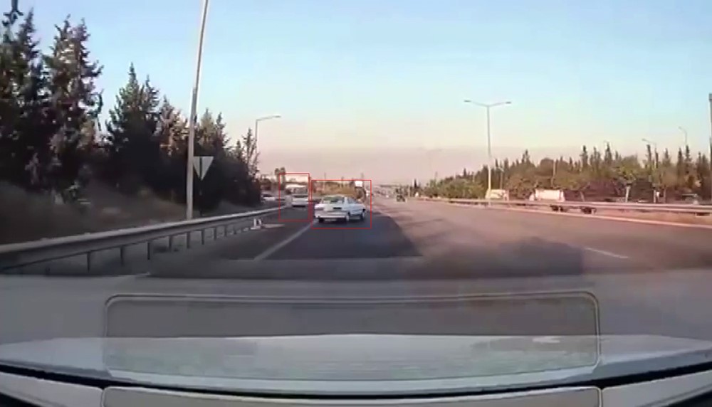 TRAFİK CANAVARI TERS YÖNDEN GELDİ, KAZALARA NEDEN OLDU