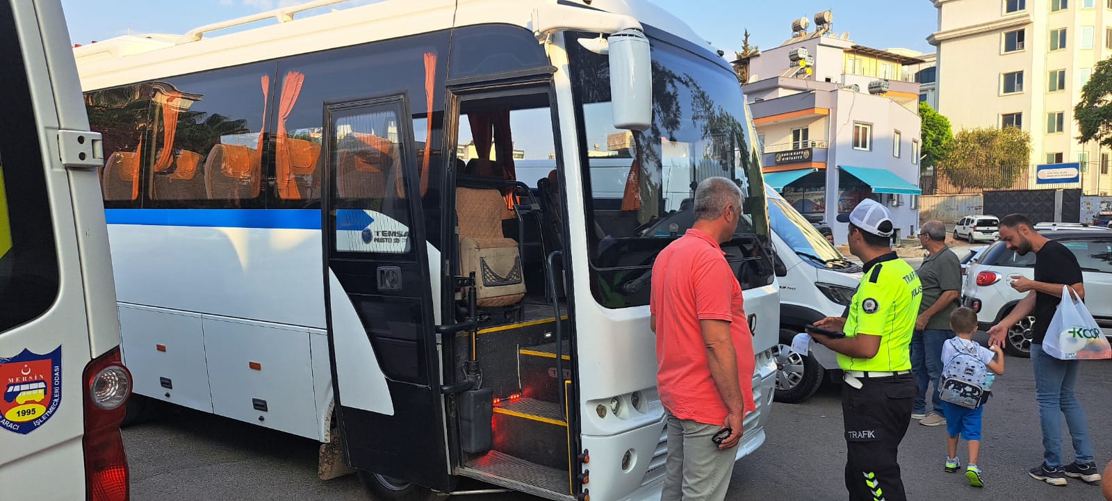 MERSİN EMNİYETİ OKUL SERVİS ARAÇLARINI DENETLEDİ