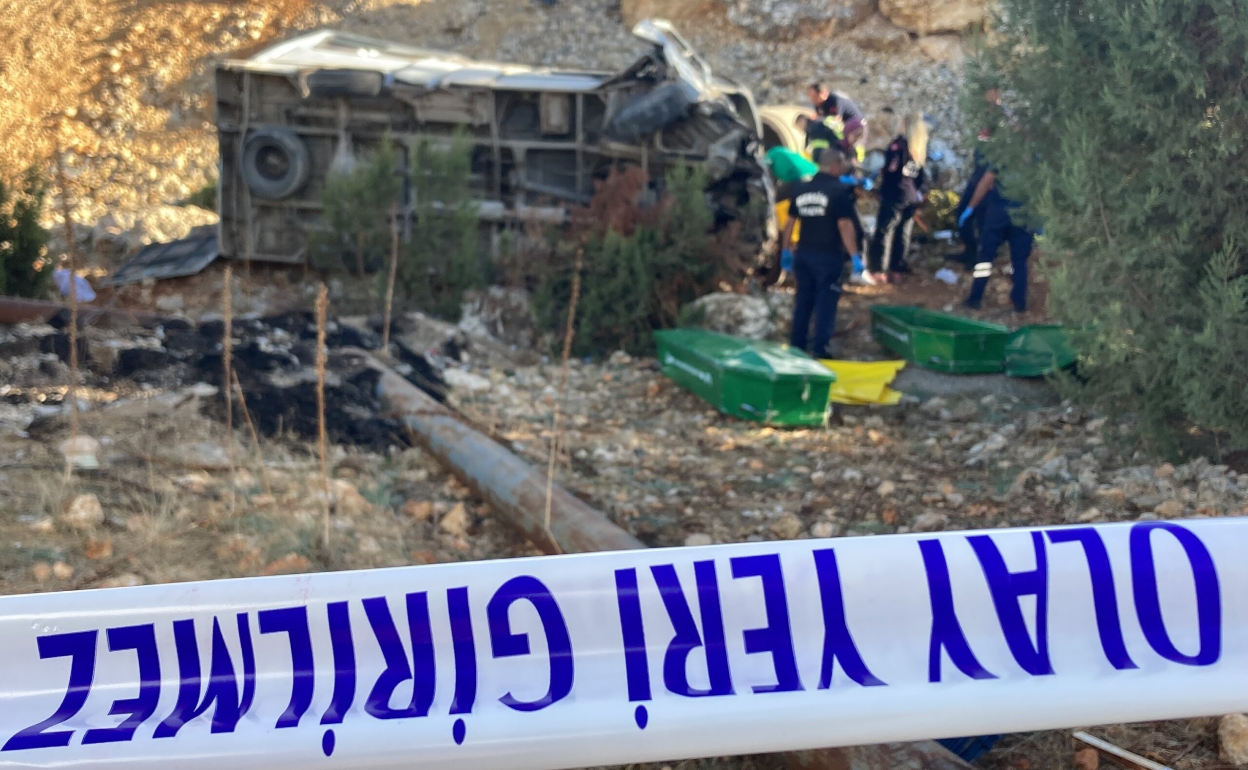 MERSİN’DEKİ İŞÇİ SERVİSİ KAZASINDA ÖLÜ SAYISI 6’YA YÜKSELDİ