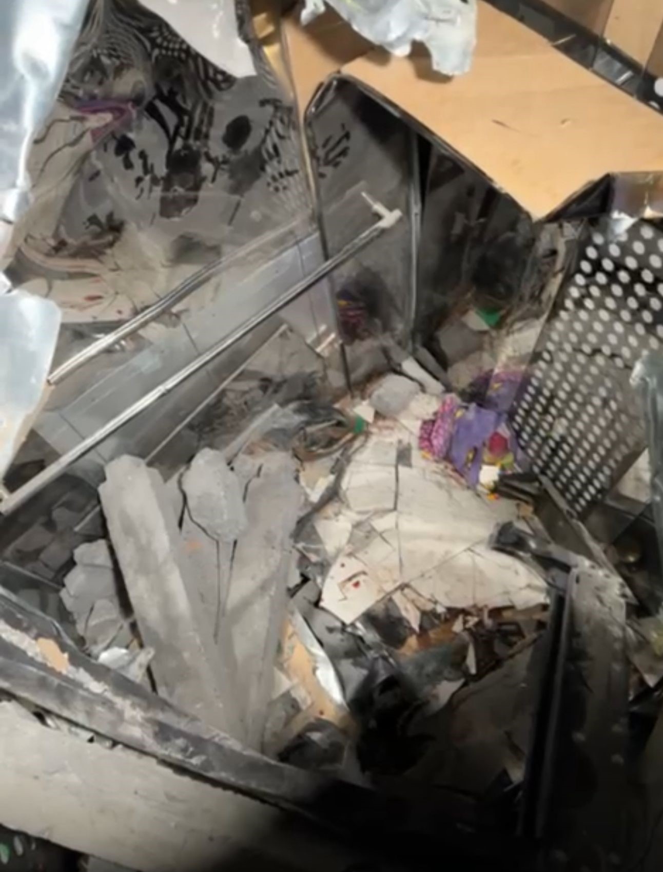 ASANSÖR KAZASINDA BETON AĞIRLIĞIN DÜŞMESİ ÖLÜME NEDEN OLMUŞ