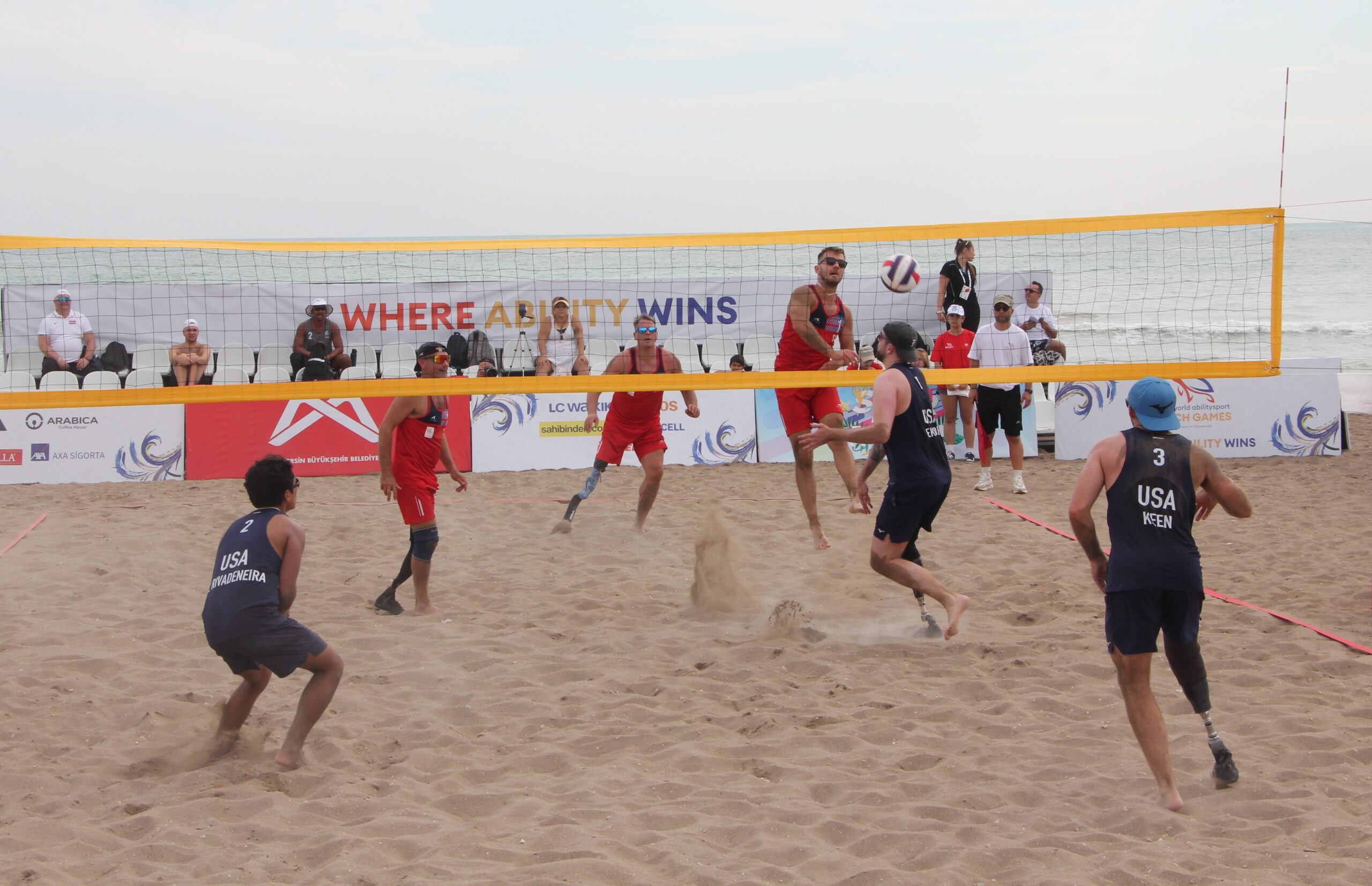 MERSİN’DE DÜNYA BEDENSEL ENGELLİLER PLAJ OYUNLARI’NDA İLK GÜN TAMAMLANDI