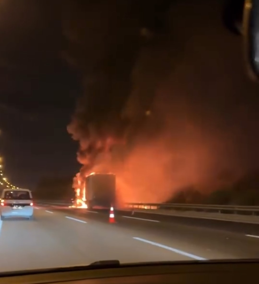 OTOYOLDA TIR ALEV ALEV YANDI