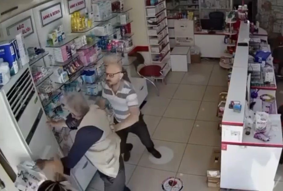 MUADİL İLAÇ KAVGASINDA YENİ GELİŞME: ECZACI KALFASI İŞTEN ÇIKARILDI