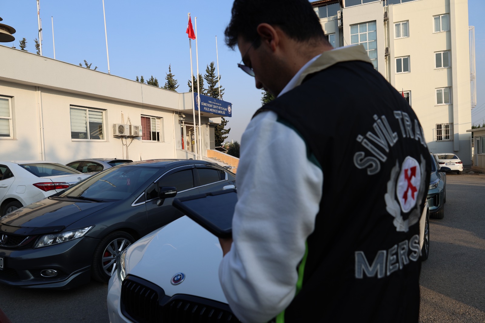 MERSİN’DE DÜĞÜN KONVOYUNA CEZA YAĞDI