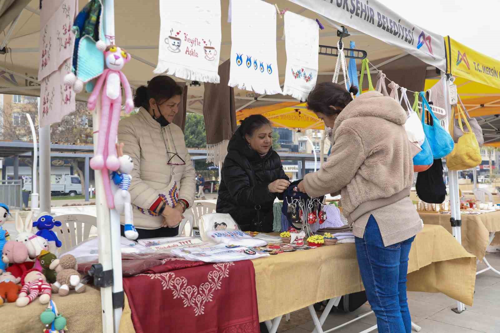 MERSİN’DE KADIN EMEĞİ KENT MEYDANINDA DEĞER BULUYOR