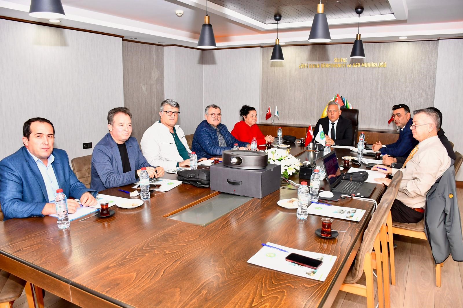 SİLİFKE’DE LİSE MÜDÜRLERİ TOPLANTISI GERÇEKLEŞTİRİLDİ