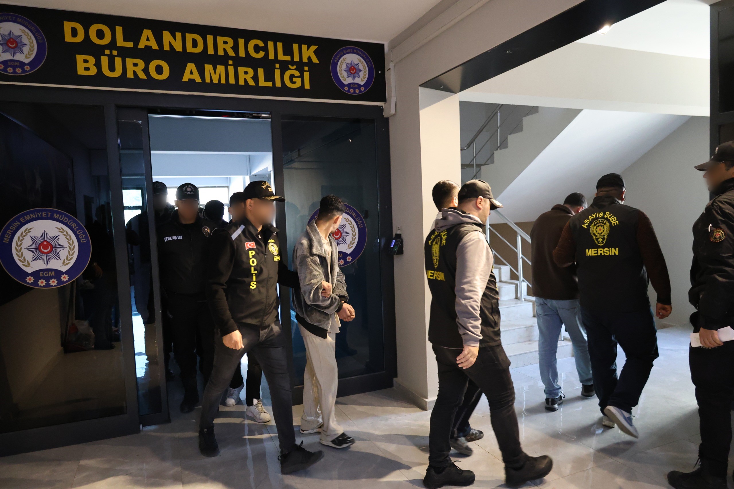 PARAVAN ŞİRKETLERLE ORGANİZE DOLANDIRICILIK YAPAN ŞEBEKE ÇÖKERTİLDİ: 10 TUTUKLAMA