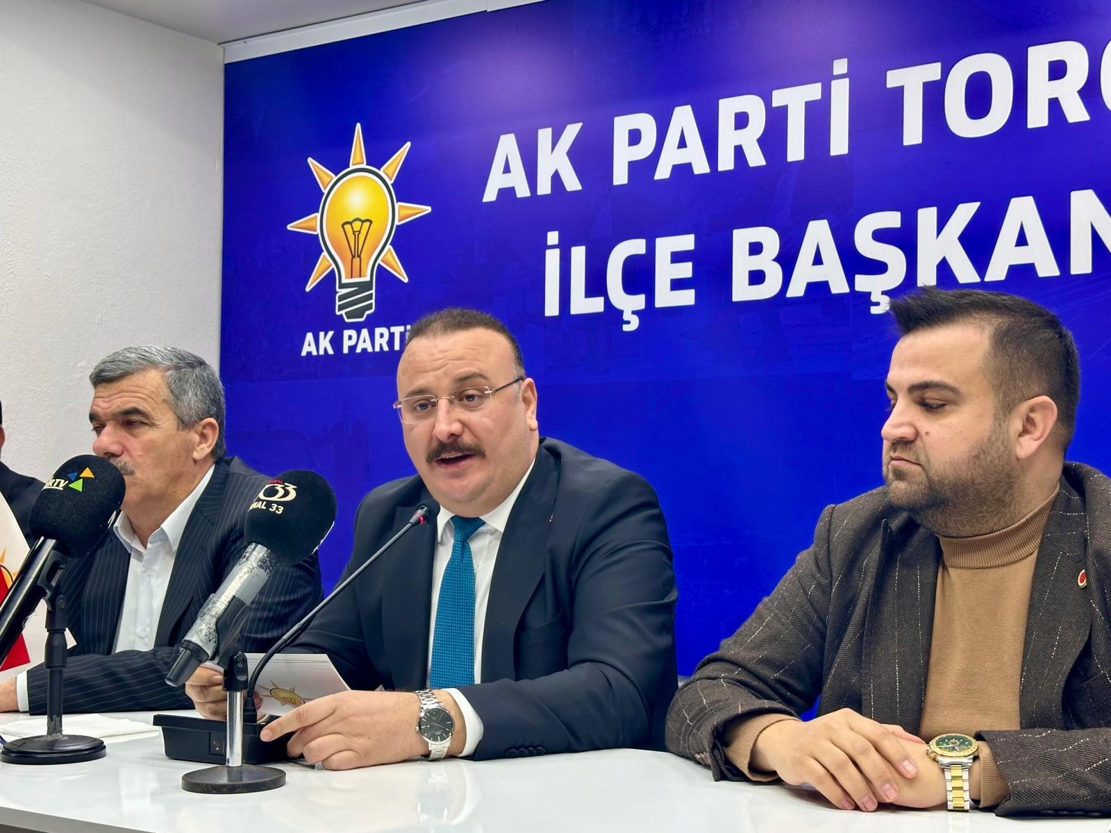 AK PARTİ’Lİ ÇOKKESER’DEN TOROSLAR BELEDİYESİNE SERT TEPKİ: “ÜRETİCİ ALEYHİNE KARAR ALINDI”