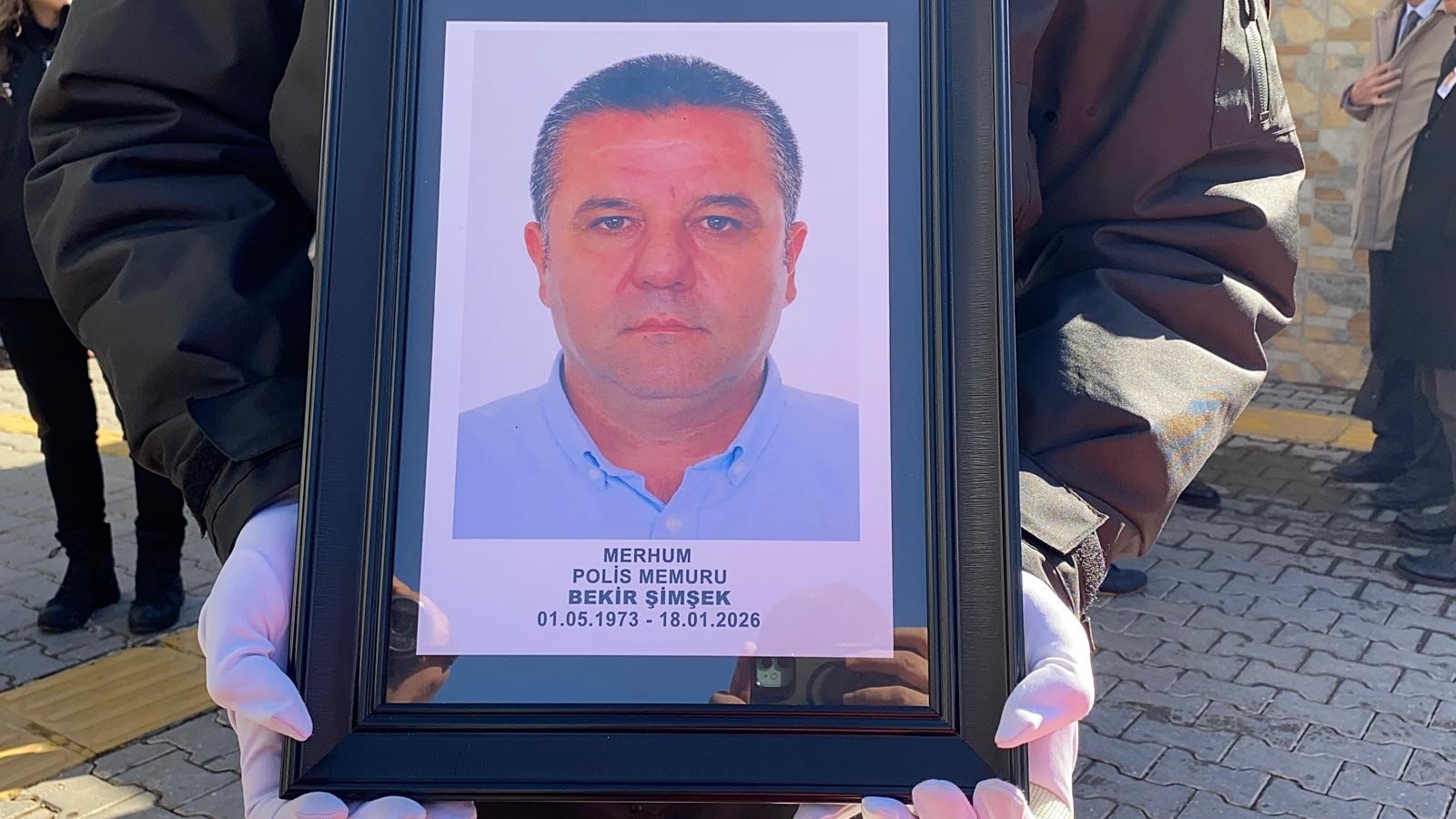 VEFAT EDEN POLİS MEMURU TÖRENLE SON YOLCULUĞUNA UĞURLANDI