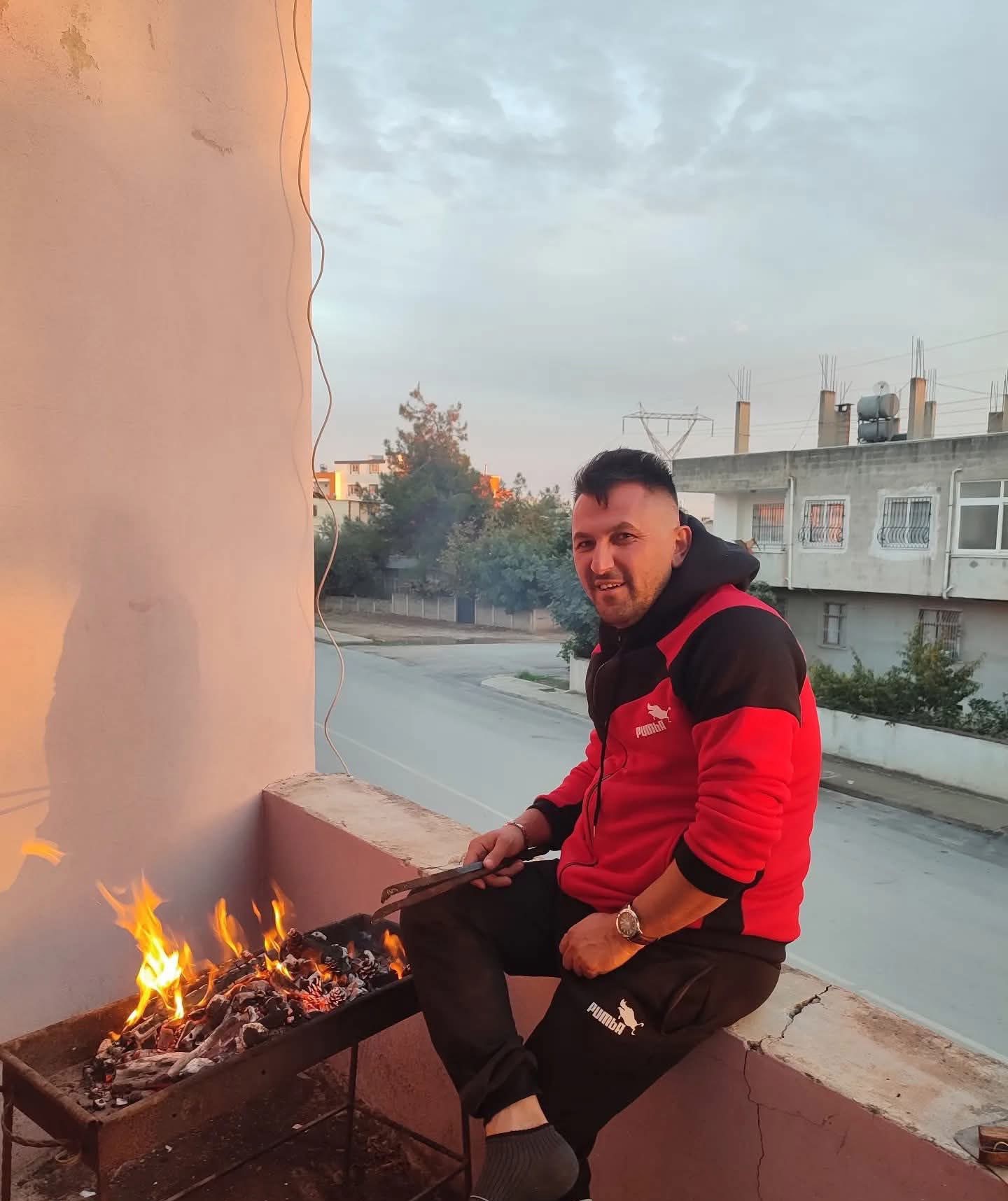 DEVRİLEN TRAKTÖRÜN ALTINDA KALAN SÜRÜCÜ HAYATINI KAYBETTİ