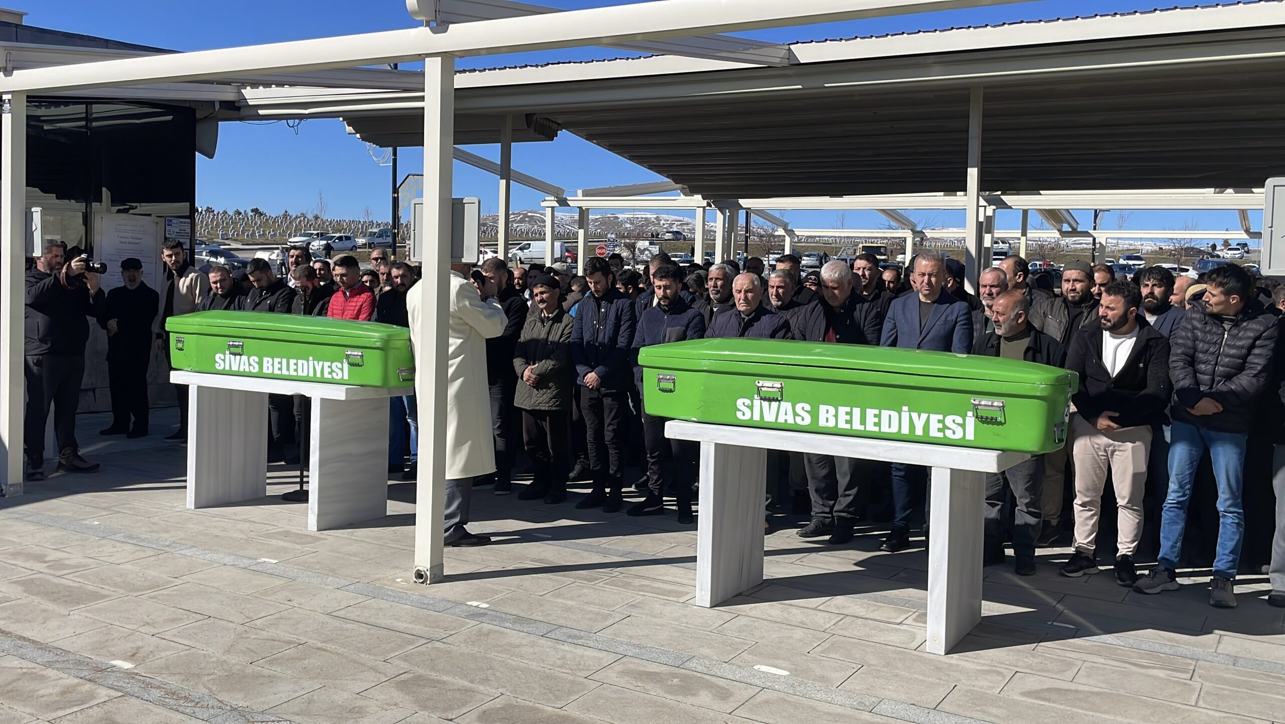 TERAVİHE GİTMEK İSTEMİŞLERDİ, GELİN VE KAYNANA SON YOLCULUKLARINA BİRLİKTE UĞURLANDI,