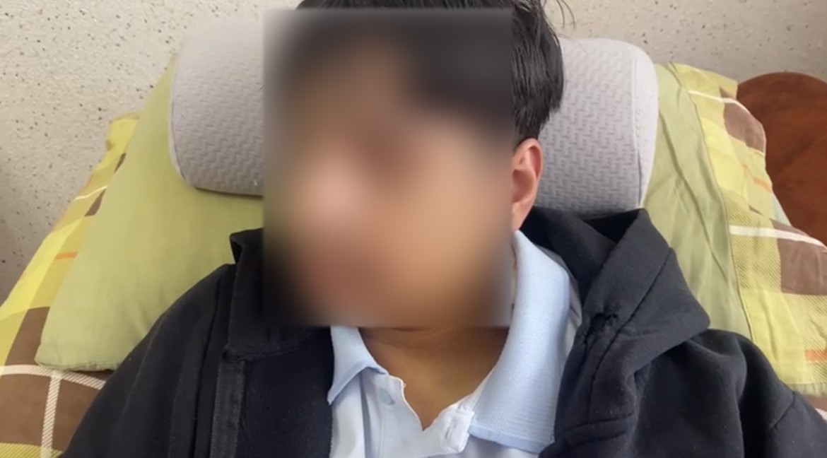 OKULDA AKRAN ZORBALIĞI İDDİASI: 15 YAŞINDAKİ ÖĞRENCİNİN ÇENESİ KIRILDI