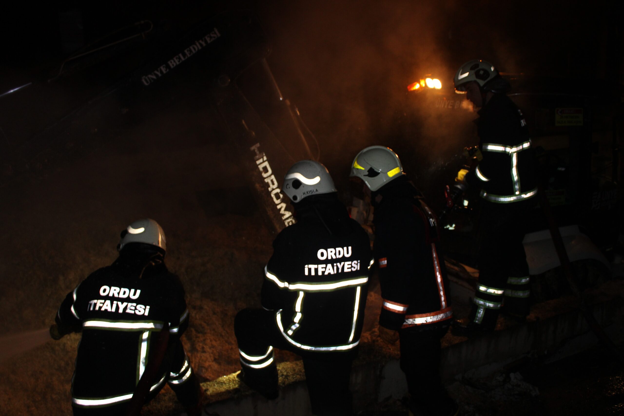 ORDU’DA AHIR YANGINI: 27 BÜYÜKBAŞ HAYVAN TELEF OLDU