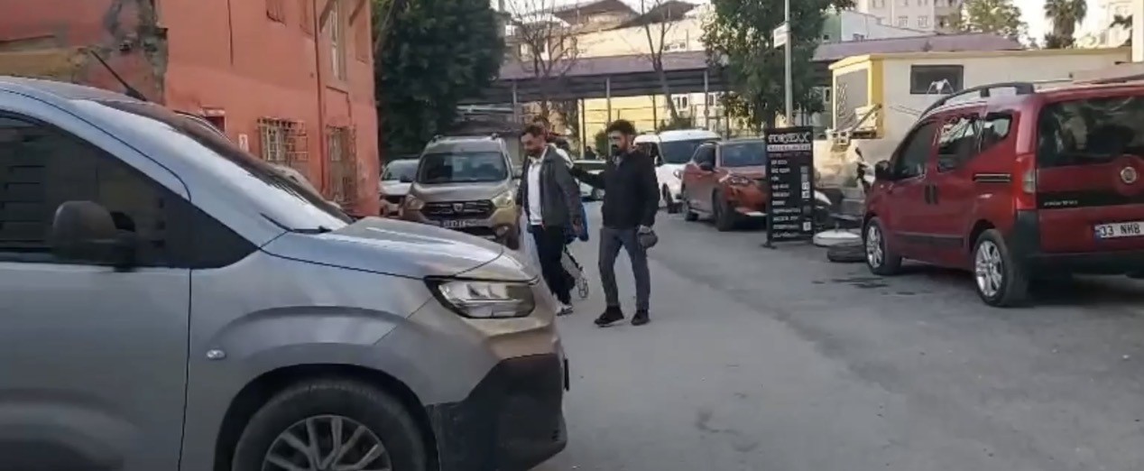 TARSUS’TA KADIN KUAFÖRÜNE UYUŞTURUCU BASKINI