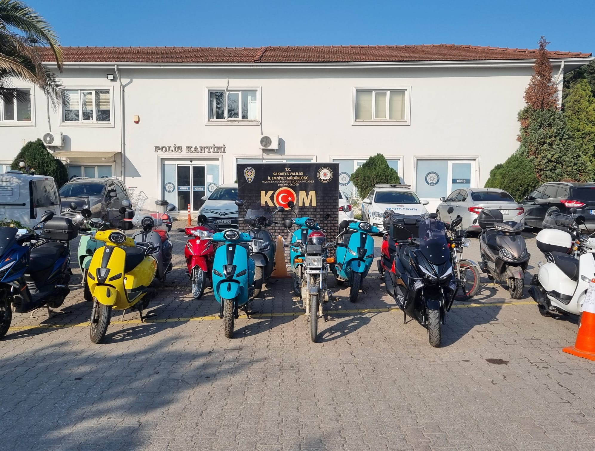 MOTOSİKLETTE VERGİ VE EHLİYET DOLANDIRICILARINA 19 İLDE OPERASYON: 3 TUTUKLAMA