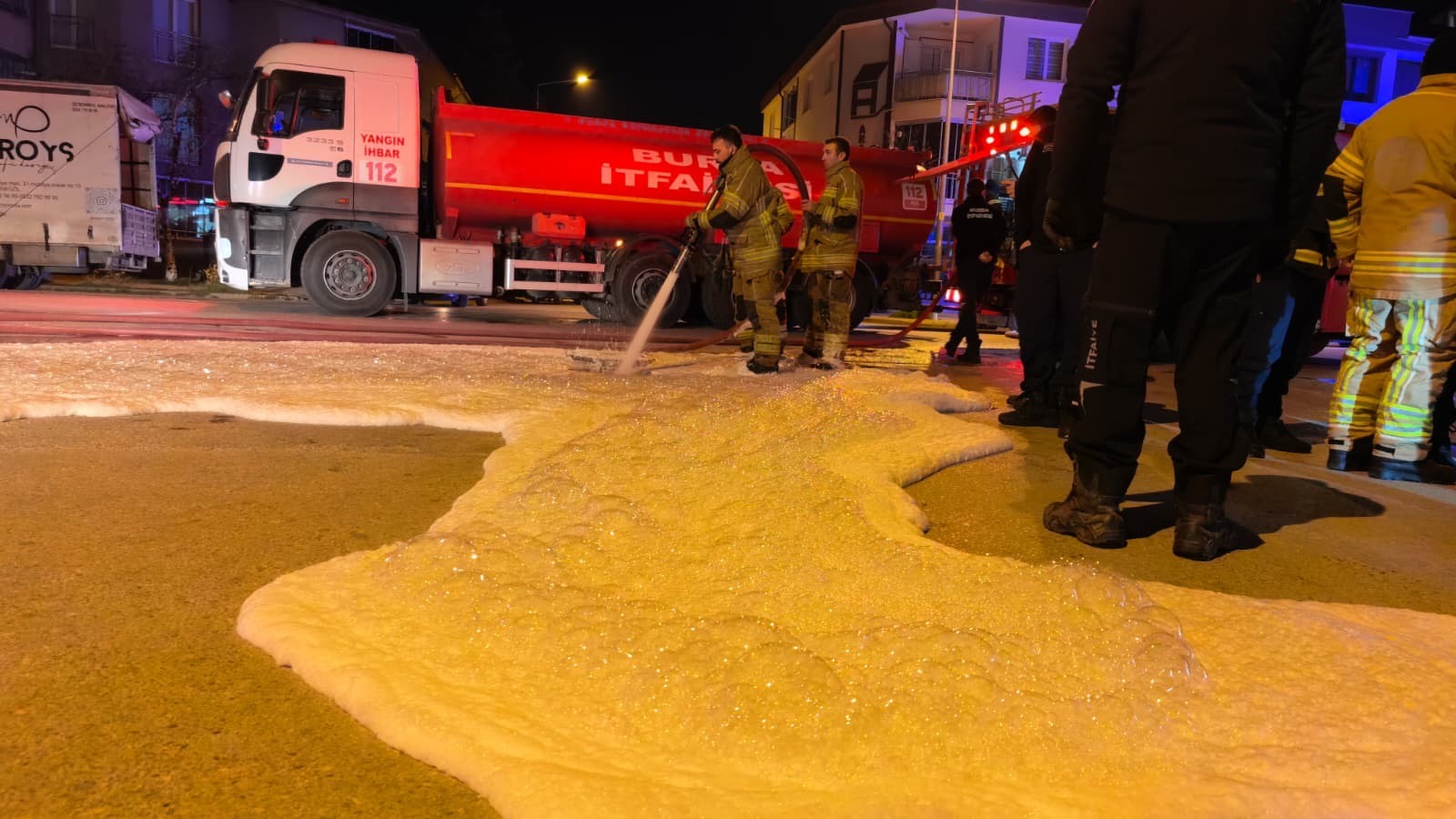İNEGÖL’DE GAZ PANİĞİ: TUVALETTE ÇAKMAK ÇAKAN VATANDAŞ PATLAMAYA NEDEN OLDU