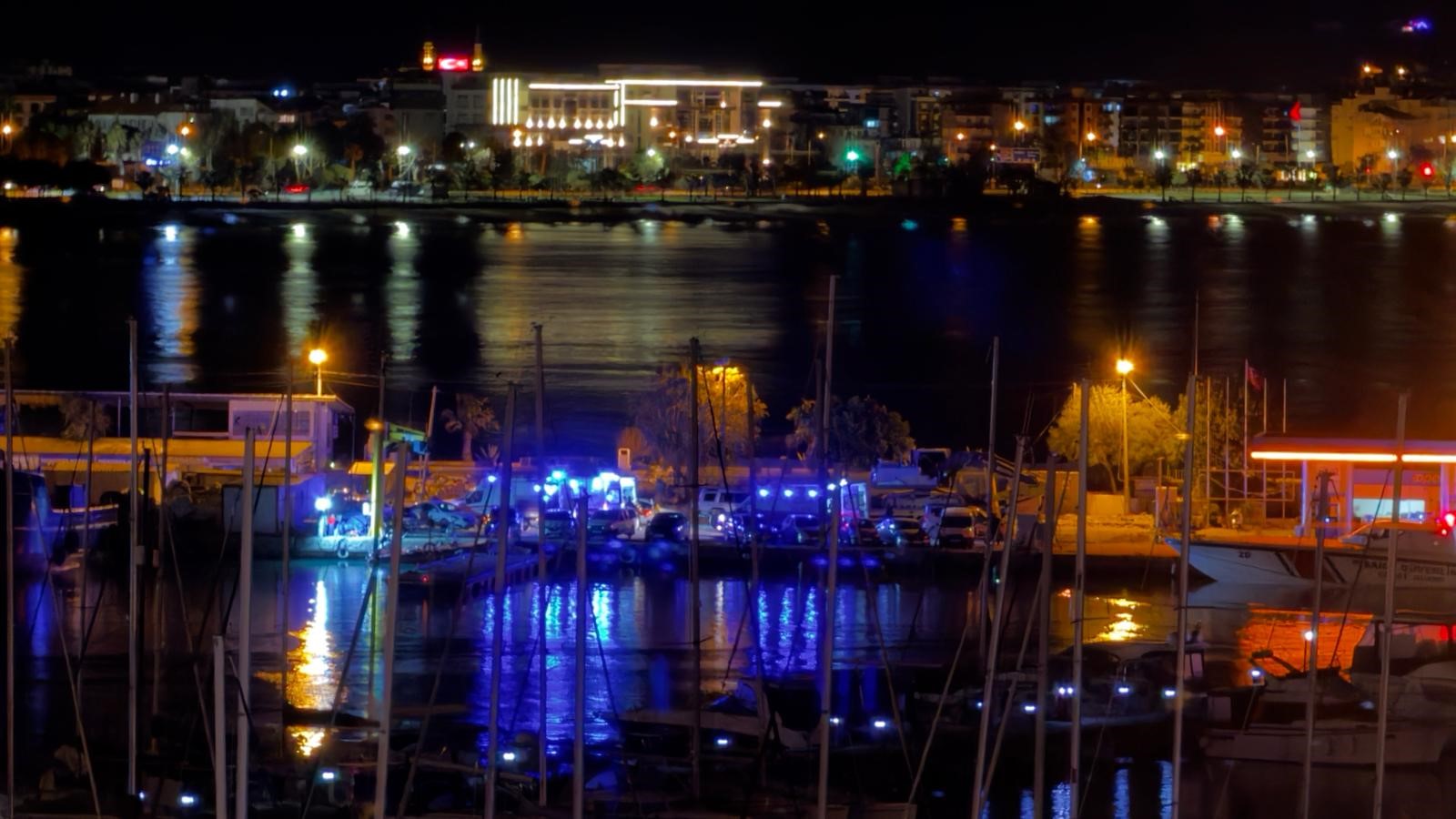 ANTALYA FİNİKE AÇIKLARINDA MÜLTECİLERİ TAŞIYAN BOT BATTI, ÖLÜ VE YARALILAR VAR