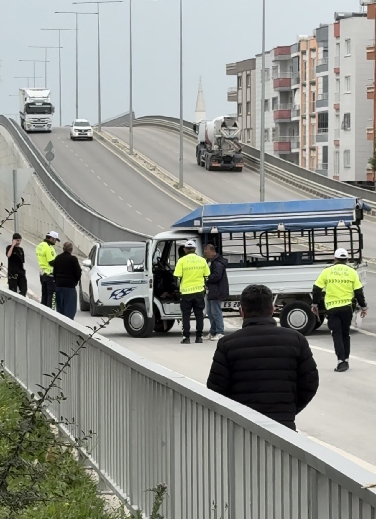 TARSUS’TA DENETİMDE KAÇAN SÜRÜCÜYE 140 BİN LİRA CEZA KESİLDİ