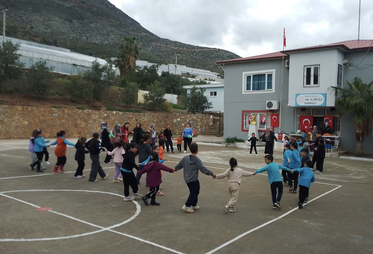 BOZYAZI’DA TÜRK DÜNYASI HAFTASI COŞKUYLA KUTLANDI