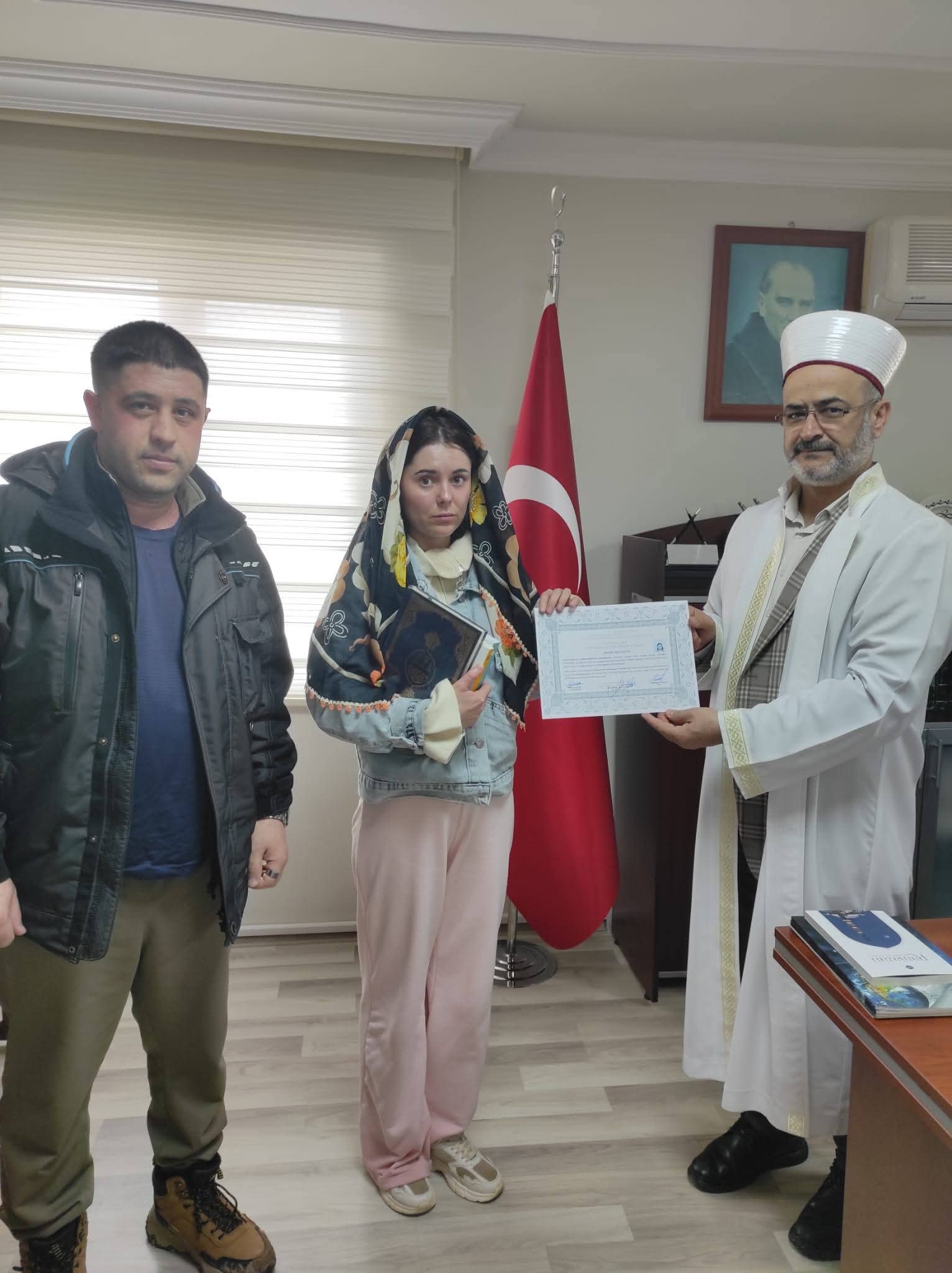 VİKTORYA MÜSLÜMAN OLDU, AMİNE İSMİNİ ALDI