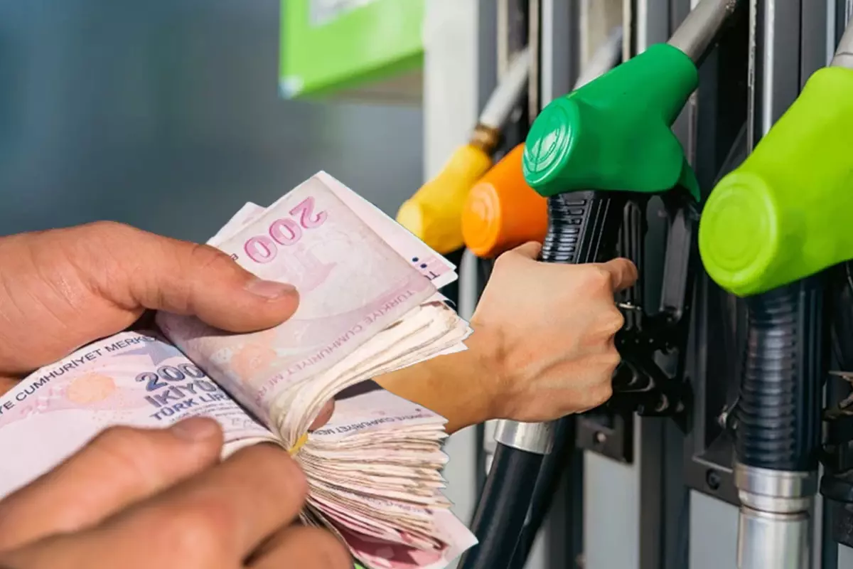 AKARYAKITA İNDİRİM! MOTORİNİN LİTRESİ KRİTİK EŞİĞİN ALTINA İNDİ