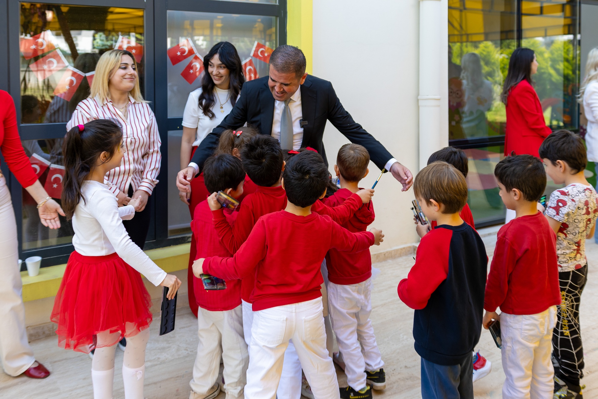 BAŞKAN TUNCER, ÇOCUKLARIN BAYRAM SEVİNCİNE ORTAK OLDU