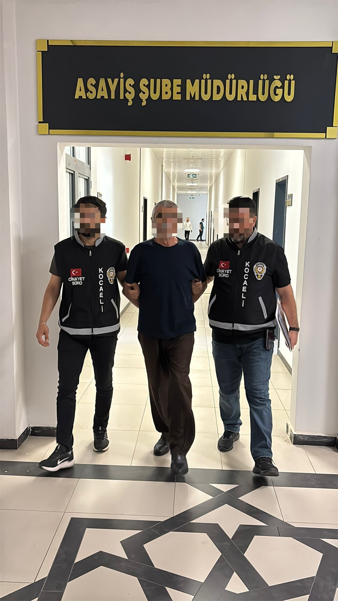 BABA VE OĞLUNU SOKAK ORTASINDA ÖLDÜREN YAŞLI ADAM: “KEŞKE DOLANDIRILMASAYDIM”