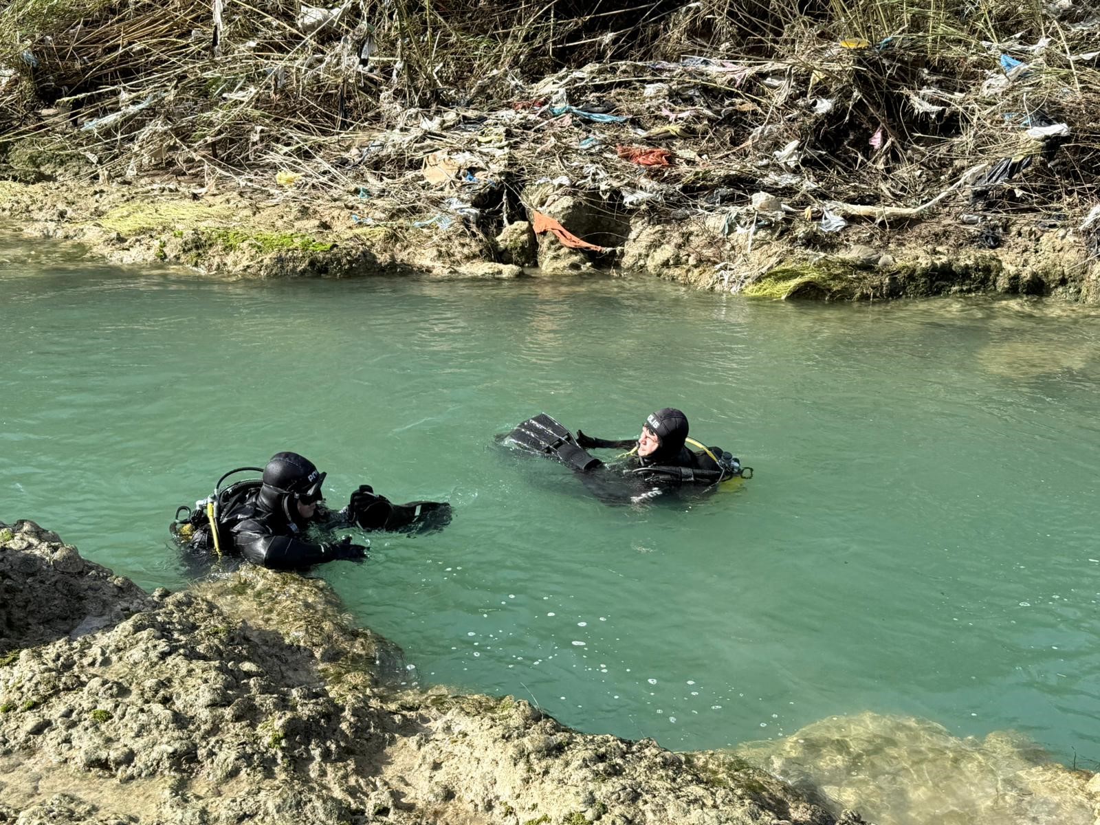 TÜM EKİPLER SEFERBER OLDU, SUDA KAYBOLAN ÇOCUĞU ARAMA ÇALIŞMASI SÜRÜYOR