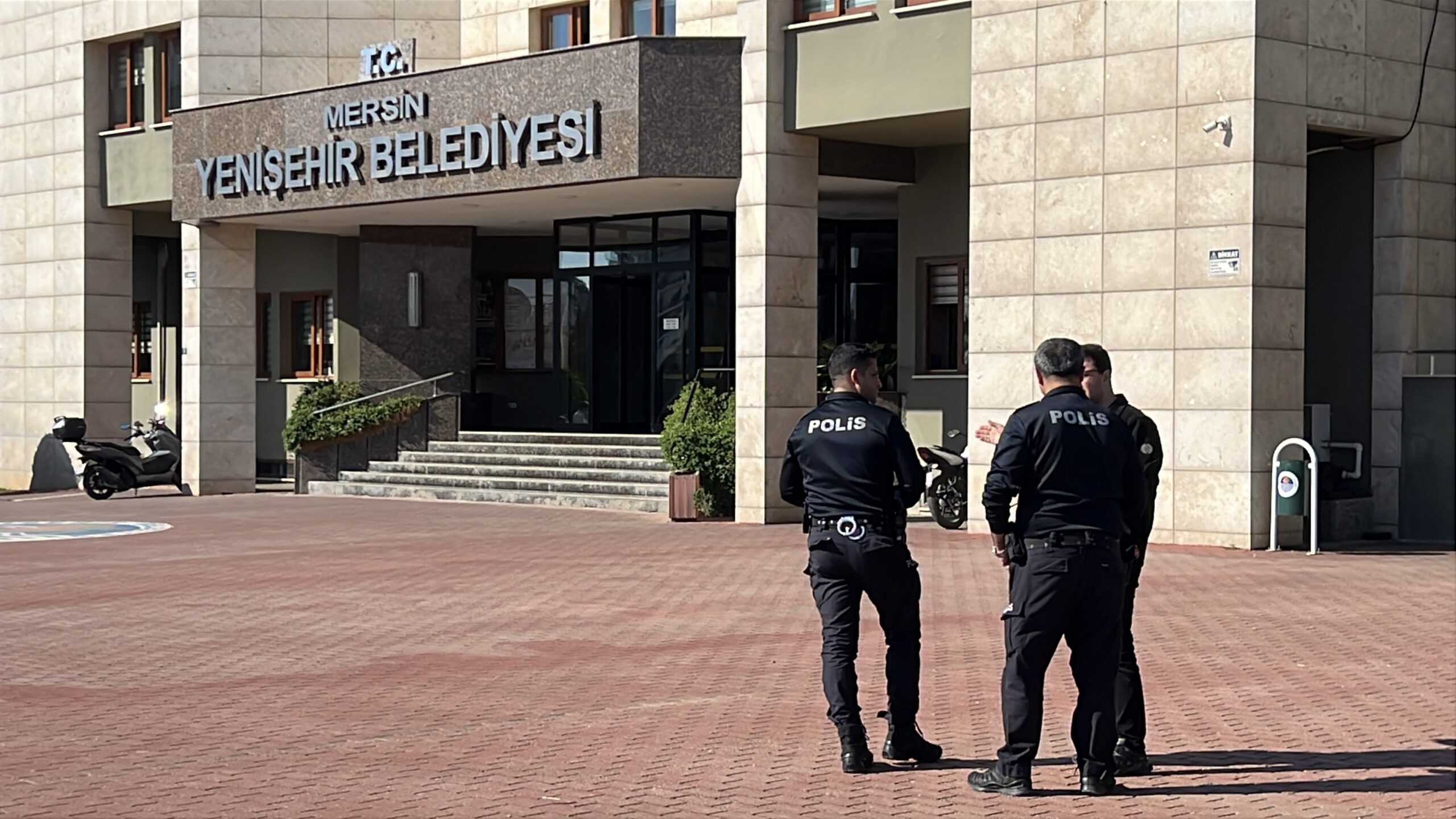 YENİŞEHİR BELEDİYESİNDEKİ YOLSUZLUK OPERASYONU: BİRİ BAŞKAN YARDIMCISI 12 TUTUKLAMA
