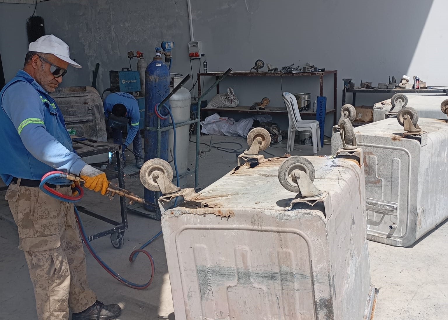 AKDENİZ BELEDİYESİ ÜRETİYOR, ONARIYOR, TASARRUF SAĞLIYOR