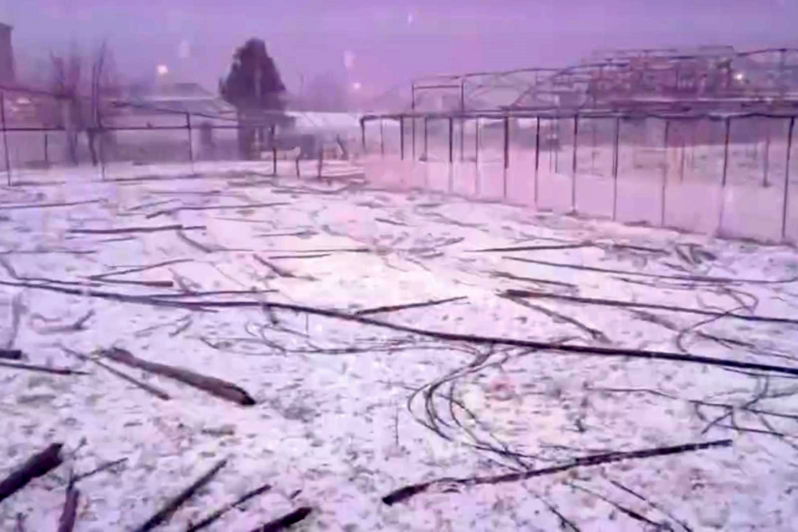 MERSİN’DE DOLU YAĞIŞI ETKİLİ OLDU