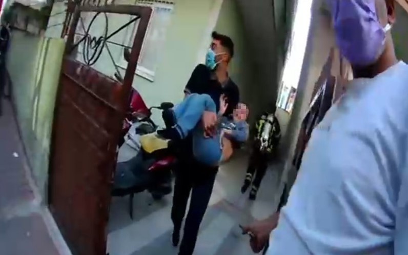 APARTMANDA KORKUTAN YANGIN: 9 KİŞİ TAHLİYE EDİLDİ