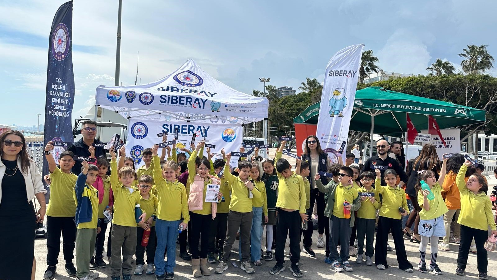 MERSİN’DE SİBERAY İLE BİNLERCE KİŞİYE GÜVENLİ İNTERNET EĞİTİMİ