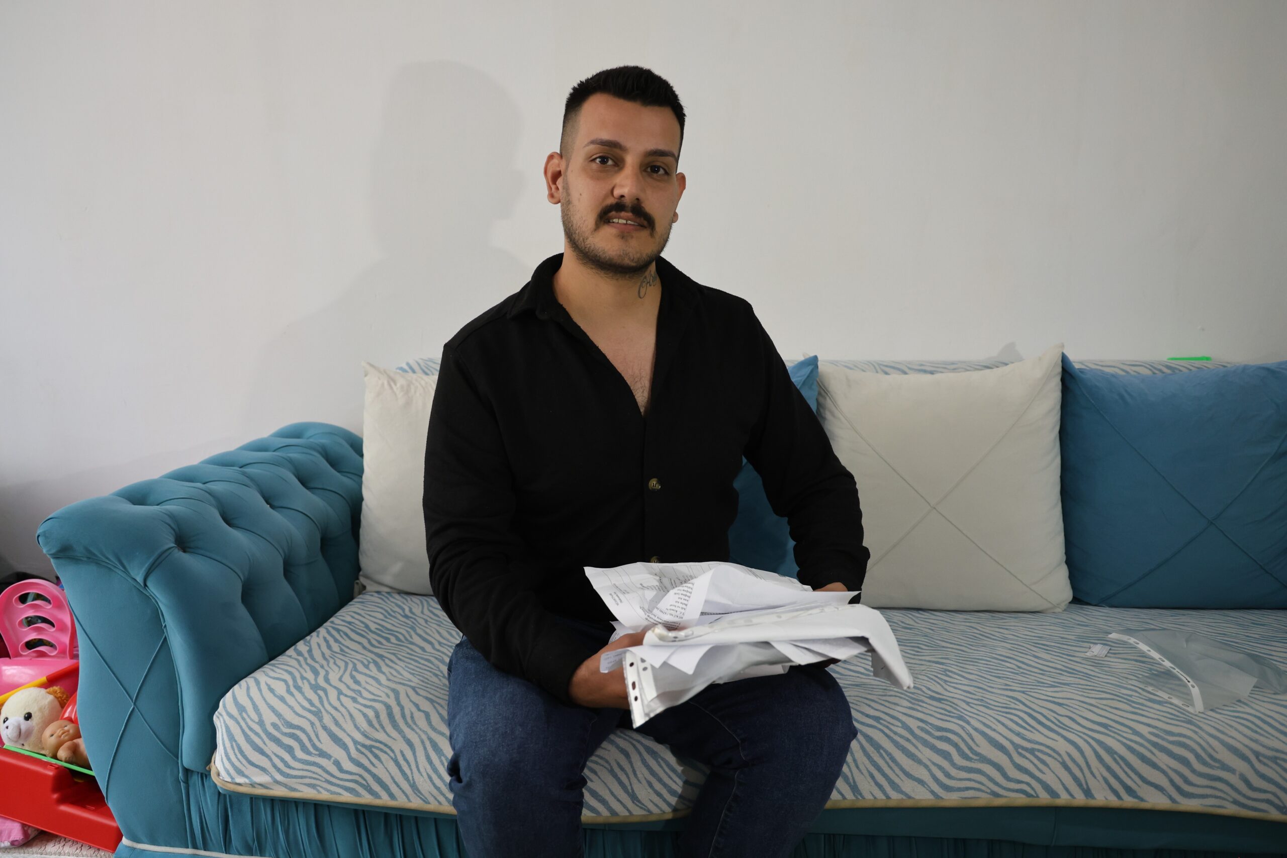 ÇOCUKLUK ARKADAŞINA IBAN’INI VERDİ, HAKKINDA 70 DAVA AÇILDI