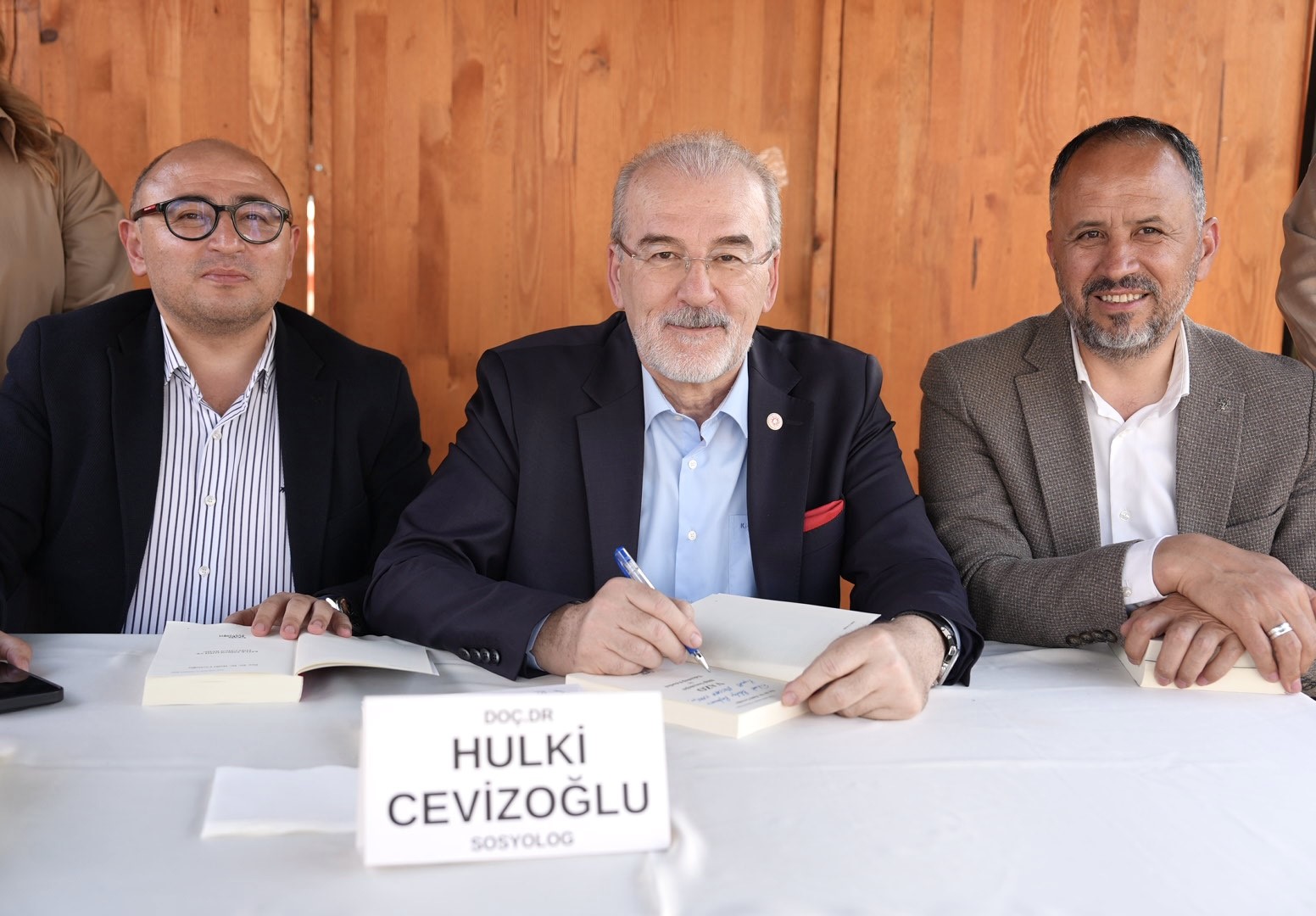 ERDEMLİ’DE 4. KİTAP VE EDEBİYAT GÜNLERİ YOĞUN İLGİYLE TAMAMLANDI