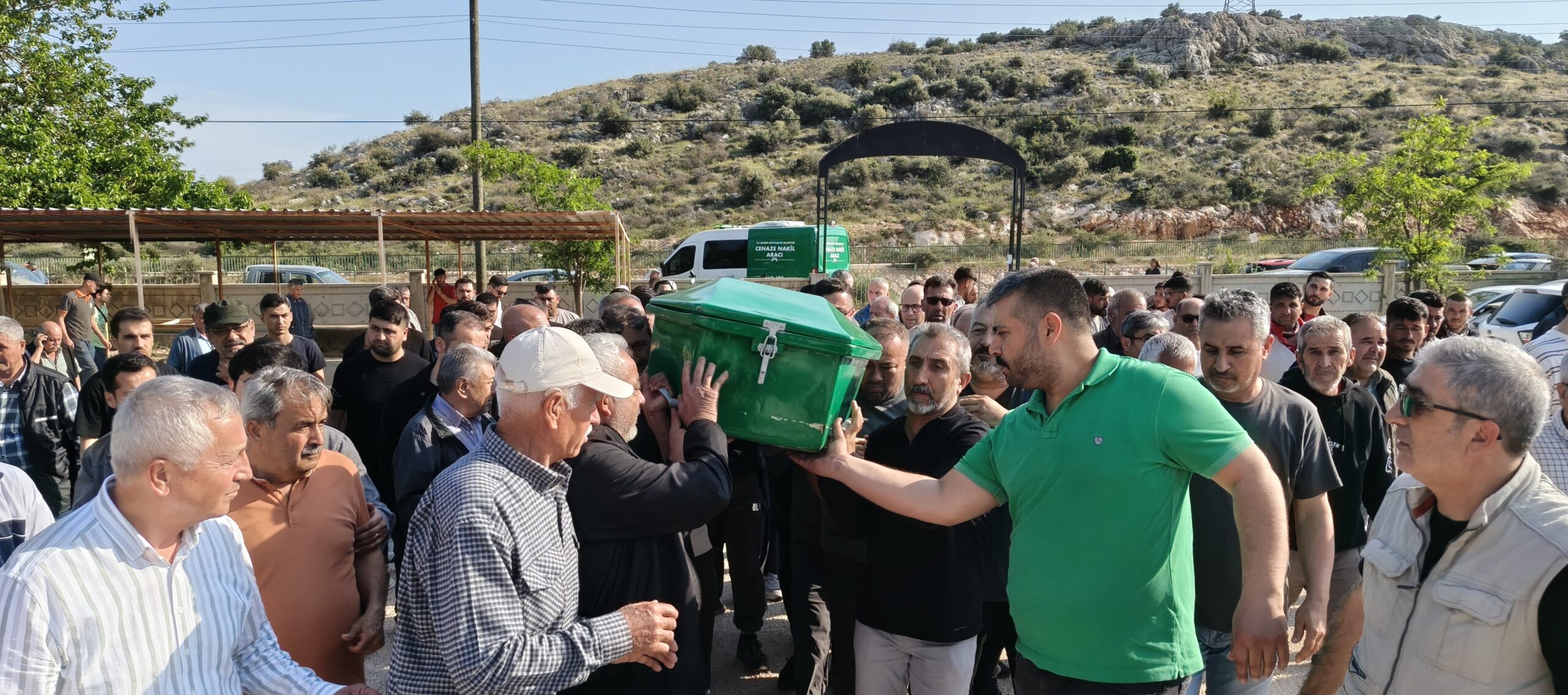 DENİZDE CANSIZ BEDENLERİ BULUNMUŞTU: İKİ ARKADAŞTAN BİRİNİN CENAZESİ DEFNEDİLDİ