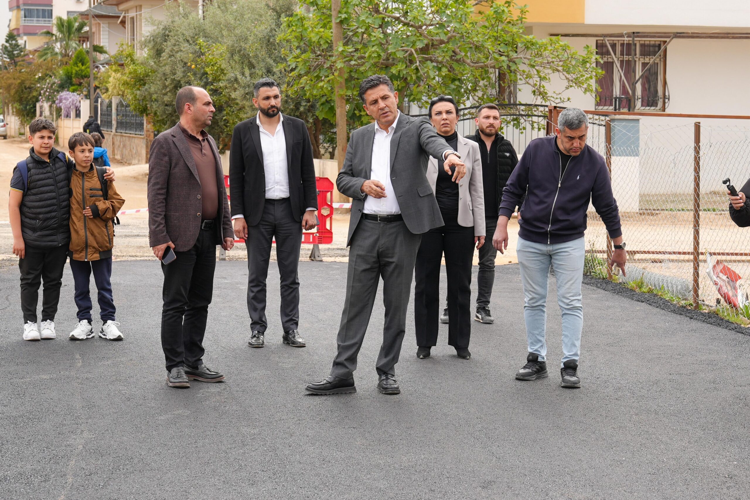 KOZAN’DA ALT YAPISI TAMAMLANAN SOKAKLAR ASFALTLANIYOR