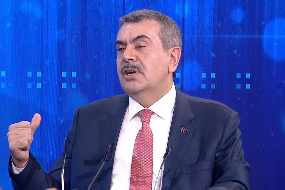 BAKAN TEKİN’DEN DİKKAT ÇEKEN ÇIKIŞ: “LGBT DERSİ ANLATACAĞIZ DEDİLER, YAPTIRMAM KARDEŞİM”