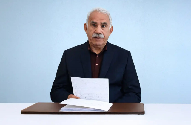 ÖCALAN’DAN BAHÇELİ’YE ÖVGÜ: KÜRSÜDEN İP ATTIĞI DÖNEMİ HATIRLATIP…